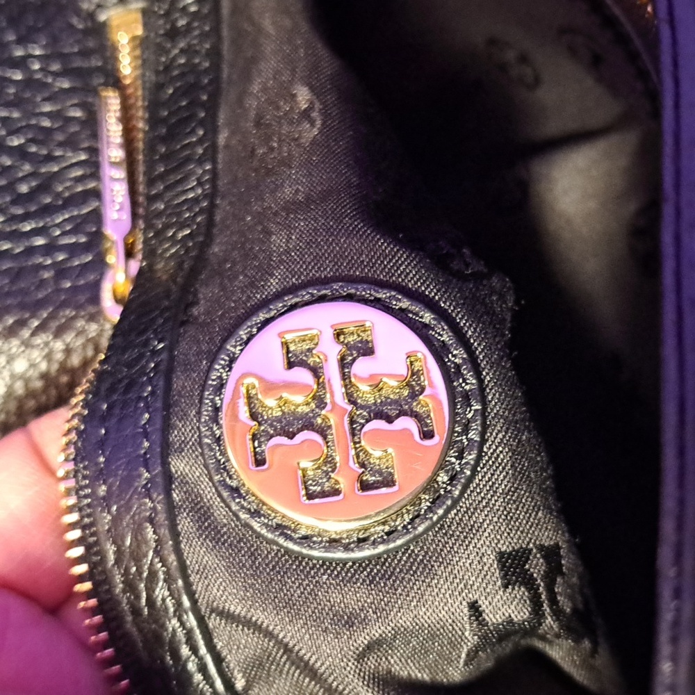 Tory Burch Thea Slouchy Chain Tote Beautiful🖤 - Picture 9 of 13